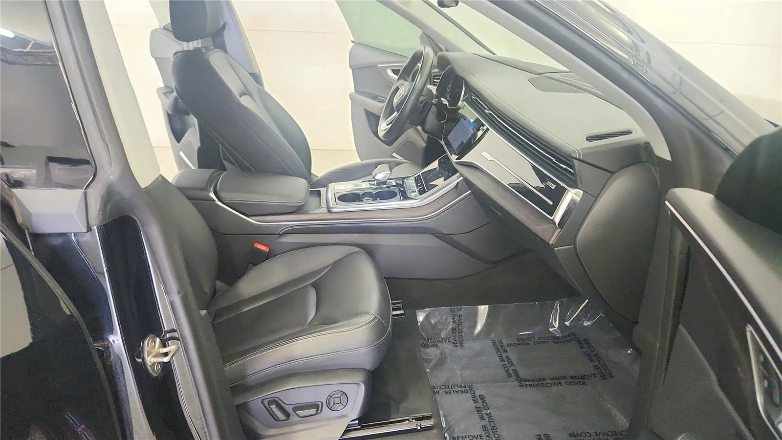 Used 2022 Audi Q8 Prestige AWD/4WD image 30