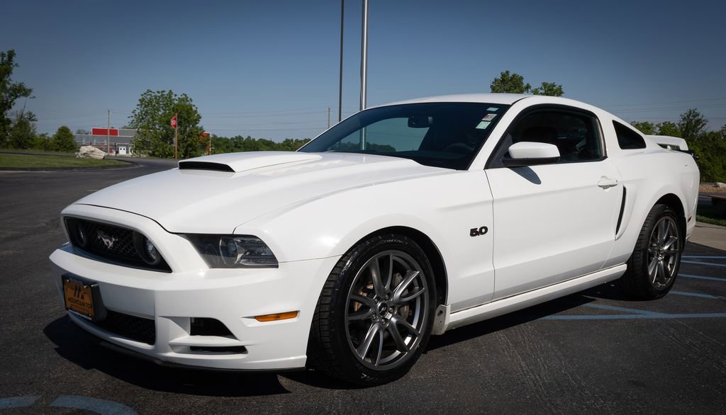 Used 2013 Ford Mustang GT Premium w/ Electronics Pkg RWD image 6