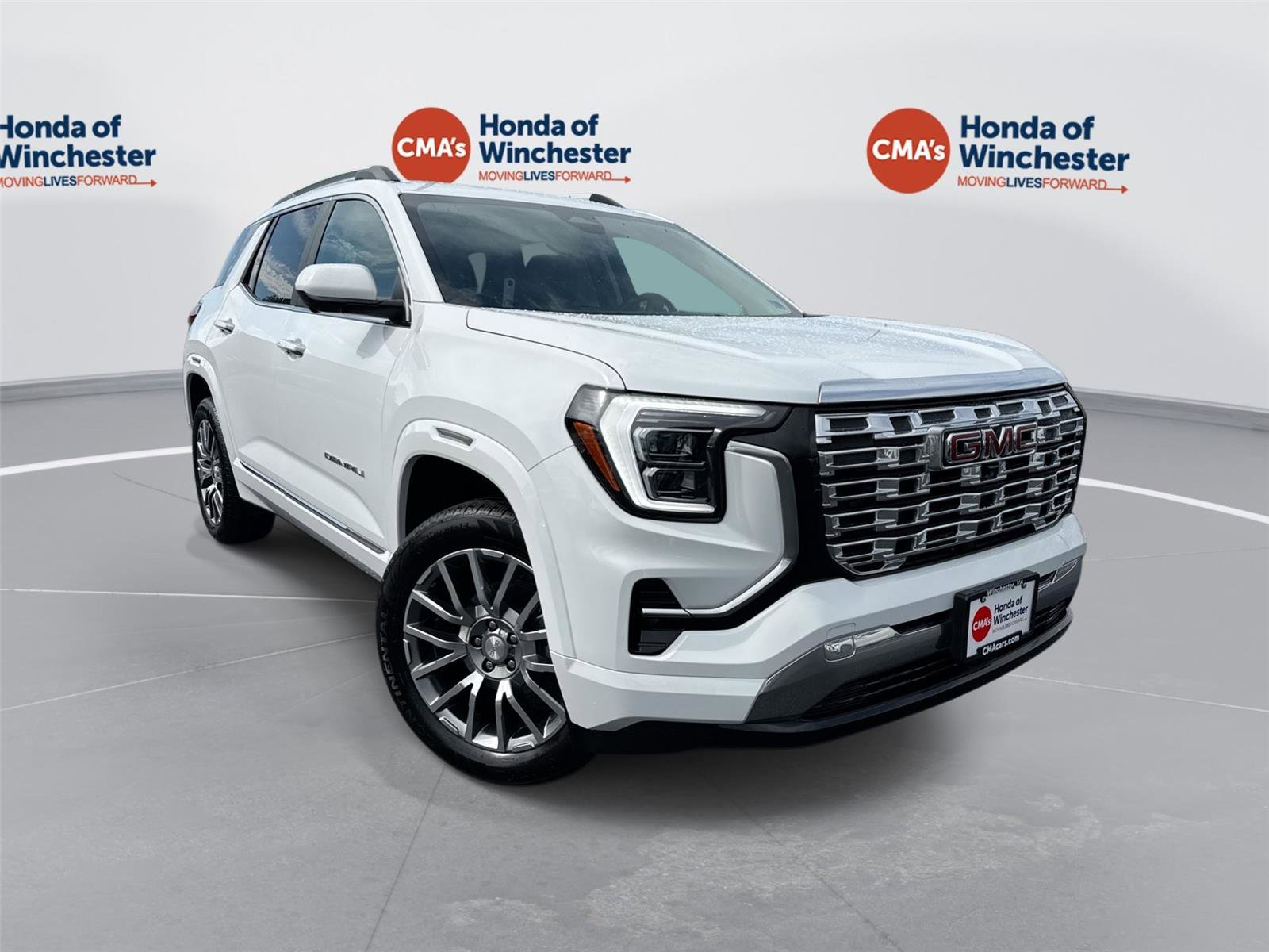 Used 2026 GMC Terrain Denali AWD/4WD image 1