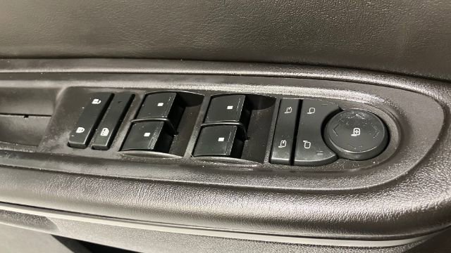 Used 2017 Chevrolet Traverse LT image 24