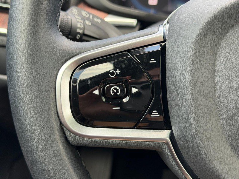 Certified 2023 Volvo XC60 B5 Plus w/ Climate Package FWD image 19