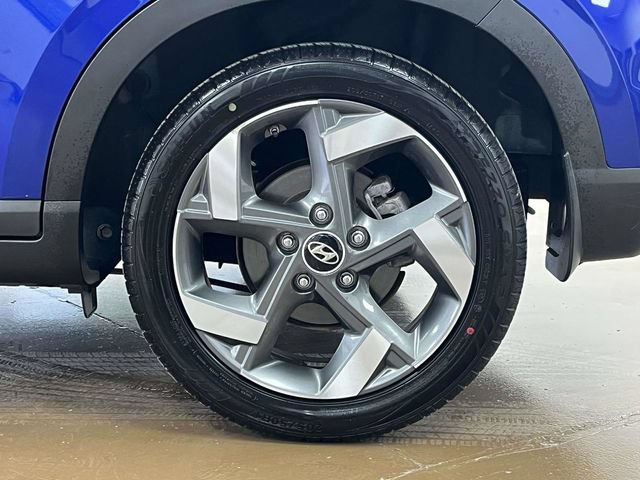 Used 2021 Hyundai Venue SEL FWD image 12