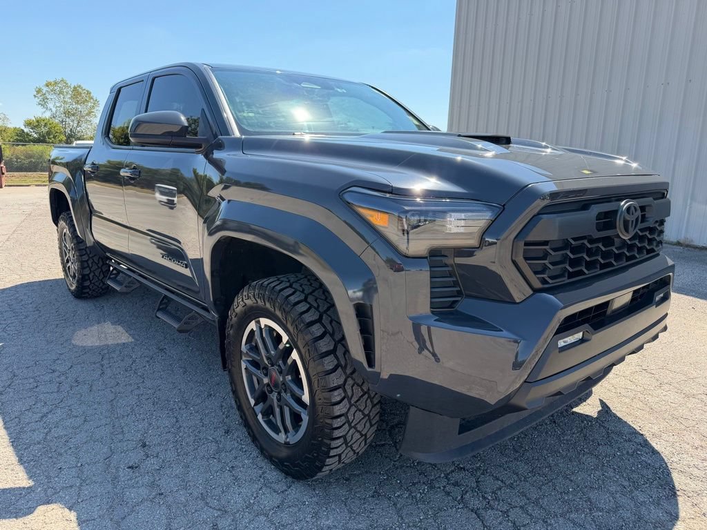 Used 2024 Toyota Tacoma TRD Sport AWD/4WD image 3