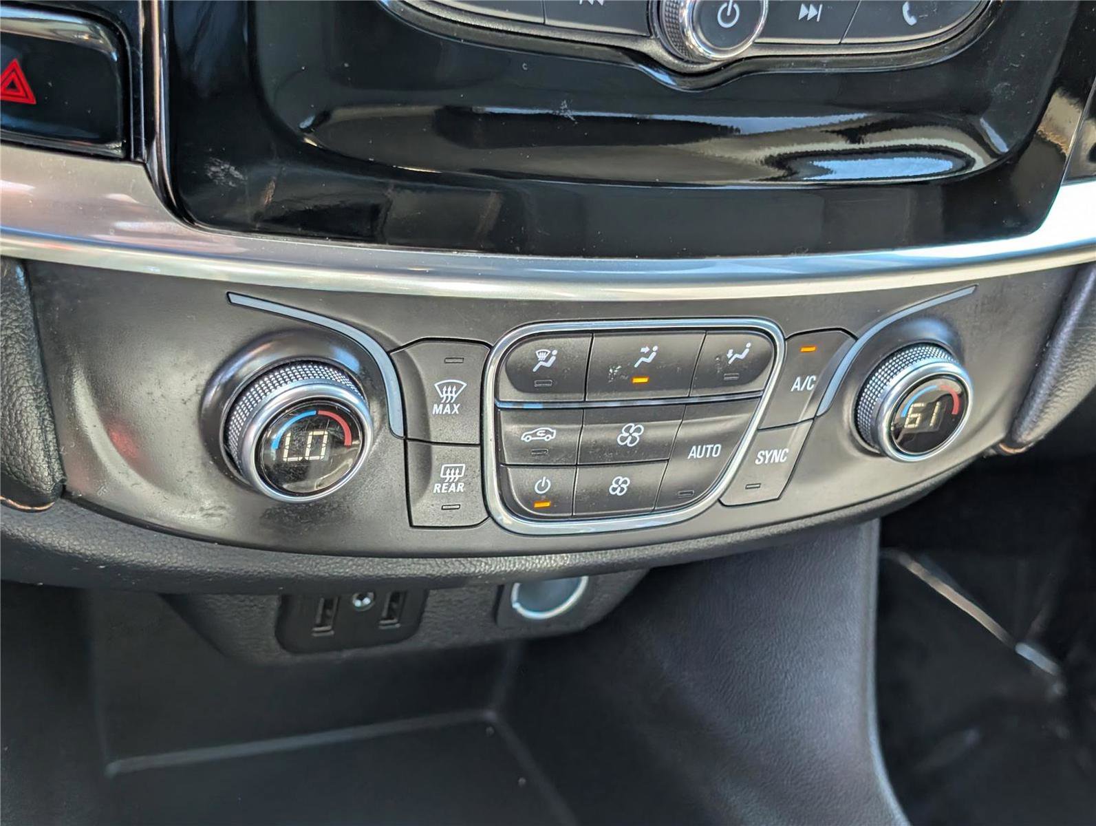 Used 2018 Chevrolet Traverse LS FWD image 26