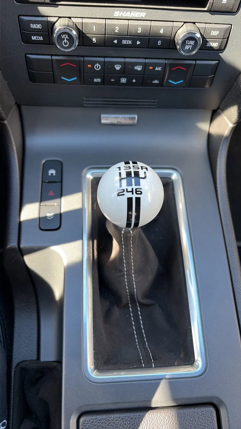 Used 2010 Ford Mustang Shelby GT500 image 39
