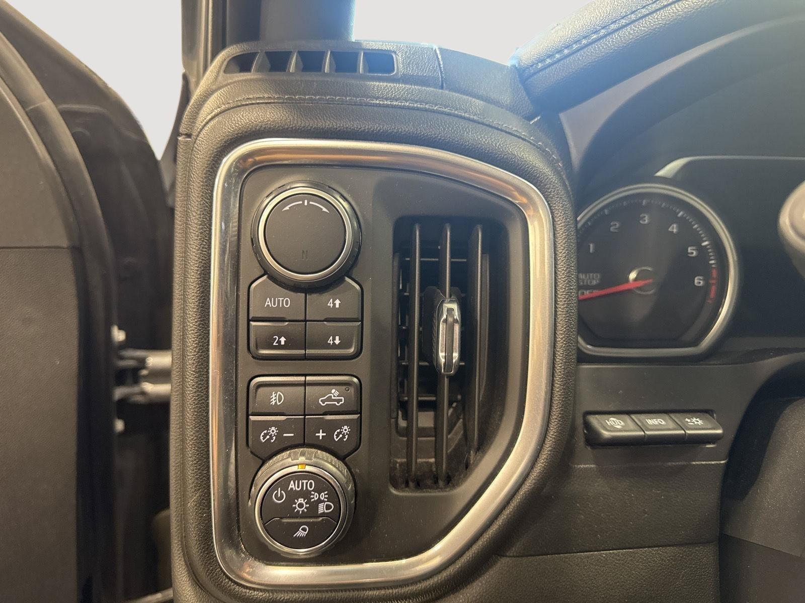 Used 2019 Chevrolet Silverado 1500 LTZ w/ LTZ Premium Package AWD/4WD image 27