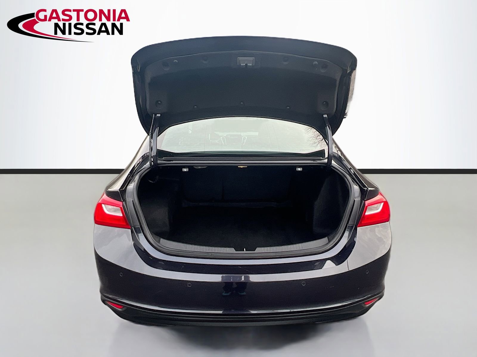 Used 2023 Chevrolet Malibu LT w/ Driver Confidence Package image 35