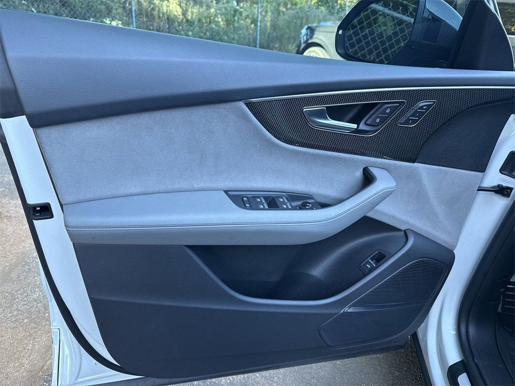 Used 2023 Audi SQ8 Prestige image 10