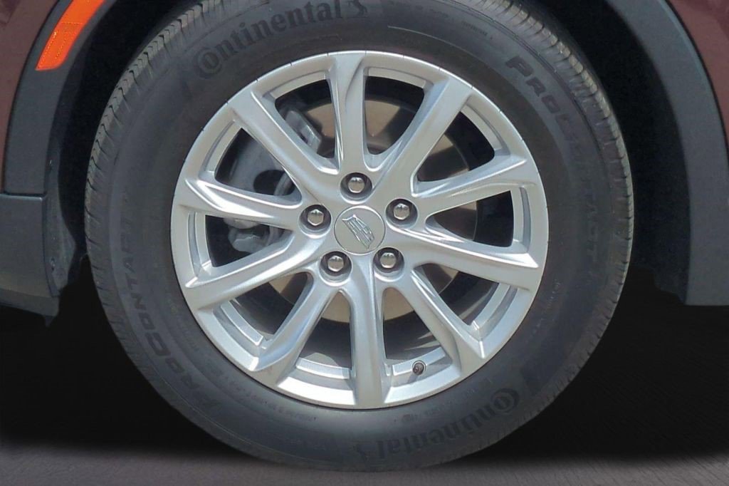 Certified 2023 Cadillac XT4 Luxury w/ Cold Weather Package image 18