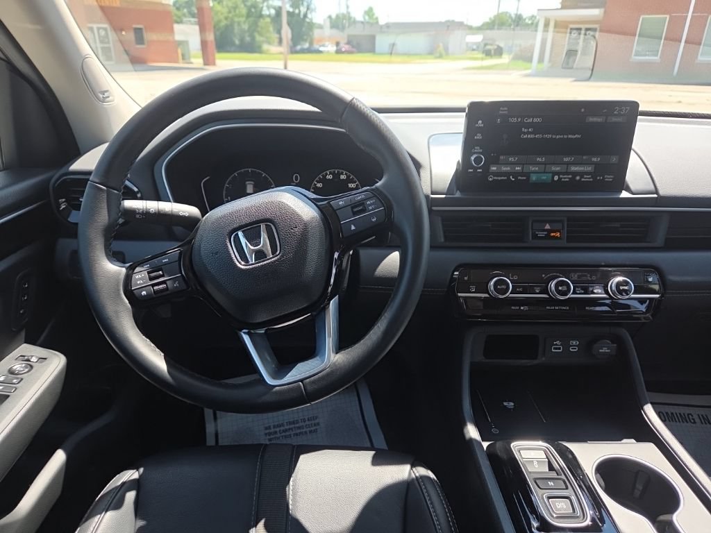 Used 2025 Honda Pilot Touring image 31