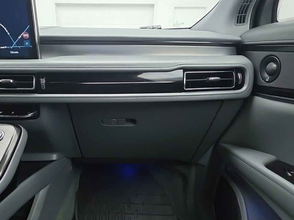 Used 2023 Lincoln Nautilus Reserve w/ Equipment Group 201A image 40