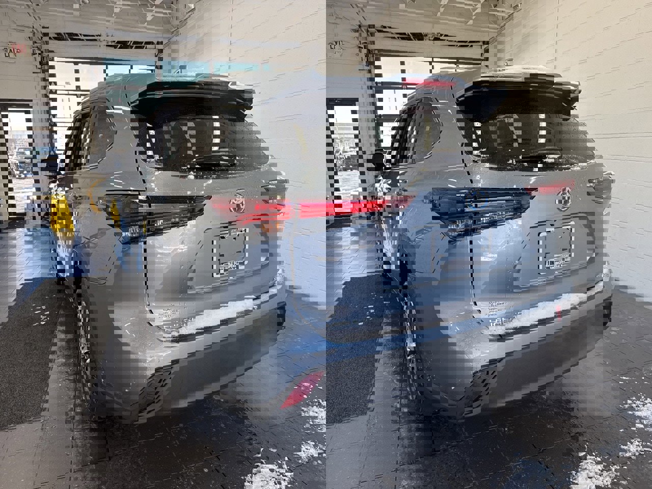 Certified 2024 Toyota Highlander XLE image 6