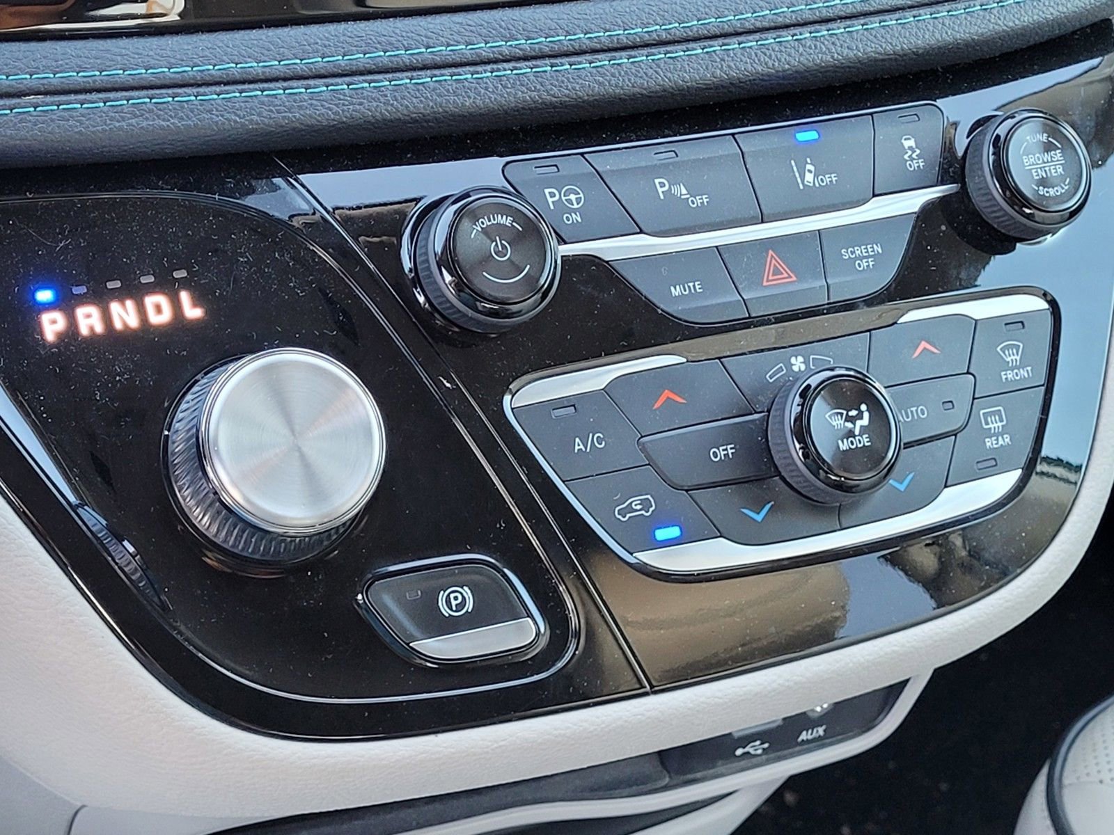 Used 2018 Chrysler Pacifica Limited w/ Advanced Safetytec Group image 28