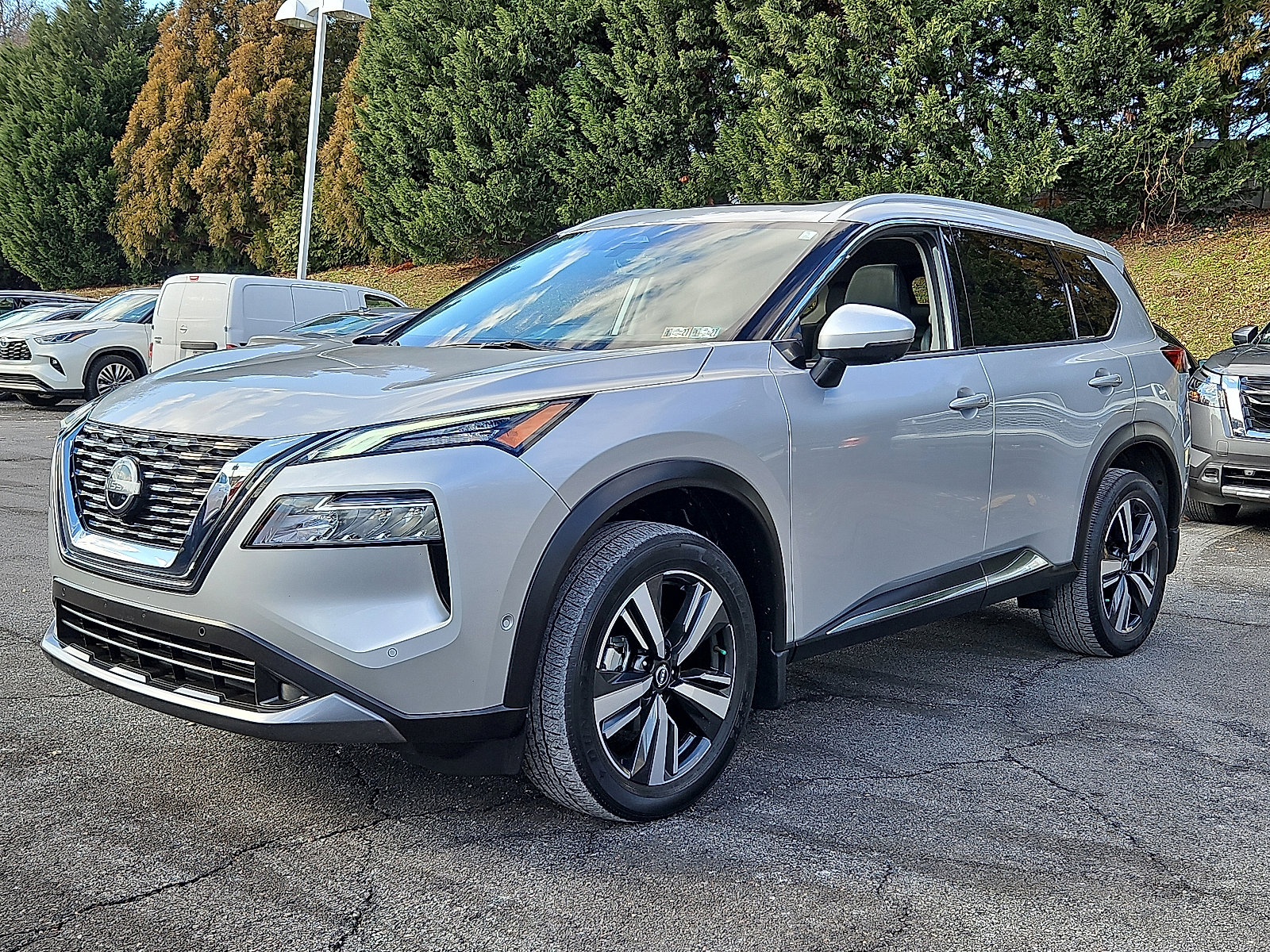 Certified 2023 Nissan Rogue SL w/ SL Premium Package image 3