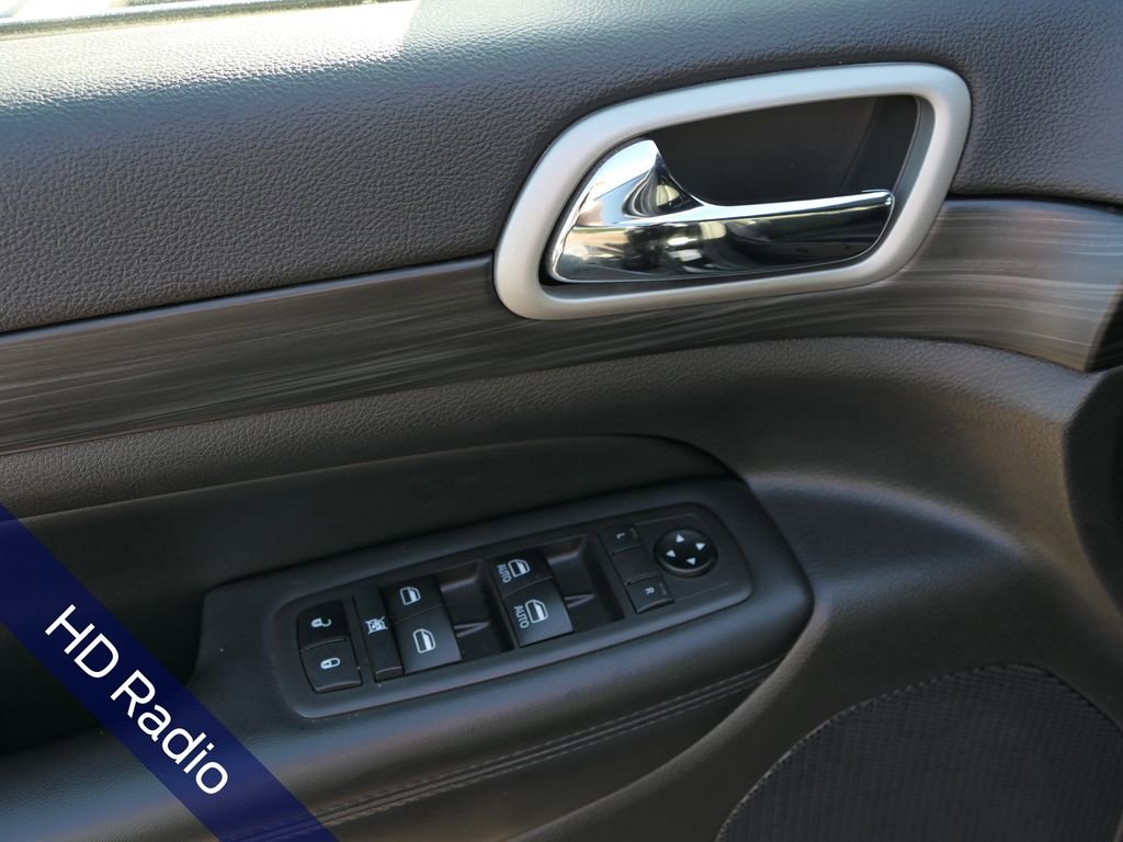 Used 2021 Jeep Grand Cherokee Laredo X image 13