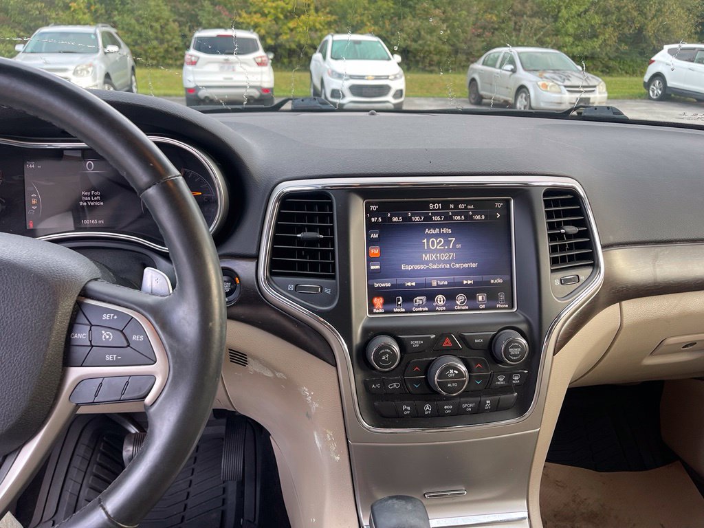 Used 2017 Jeep Grand Cherokee Laredo w/ Quick Order Package 23E AWD/4WD image 11