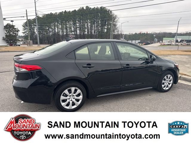 Used 2024 Toyota Corolla LE image 3