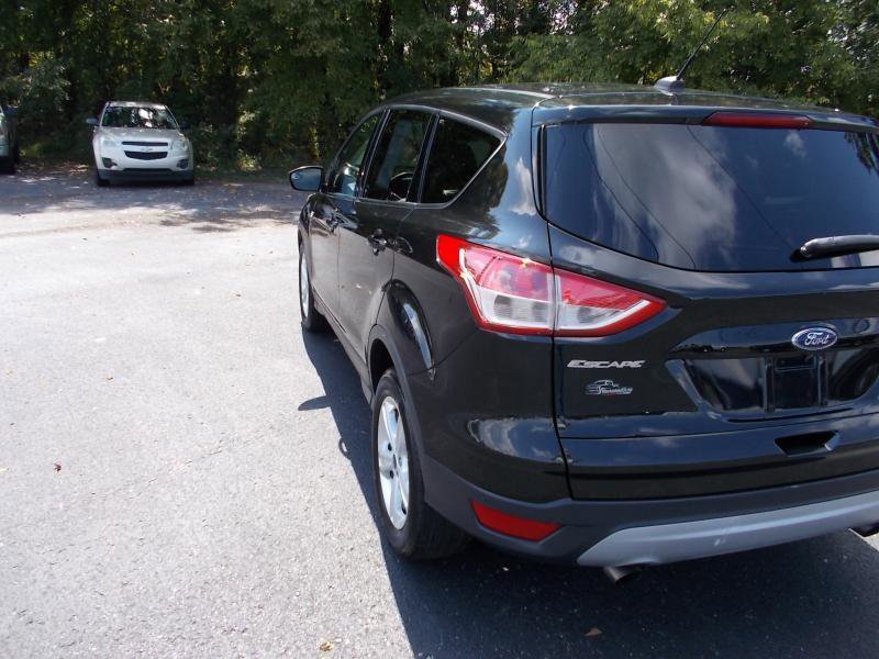 Used 2015 Ford Escape SE FWD image 4