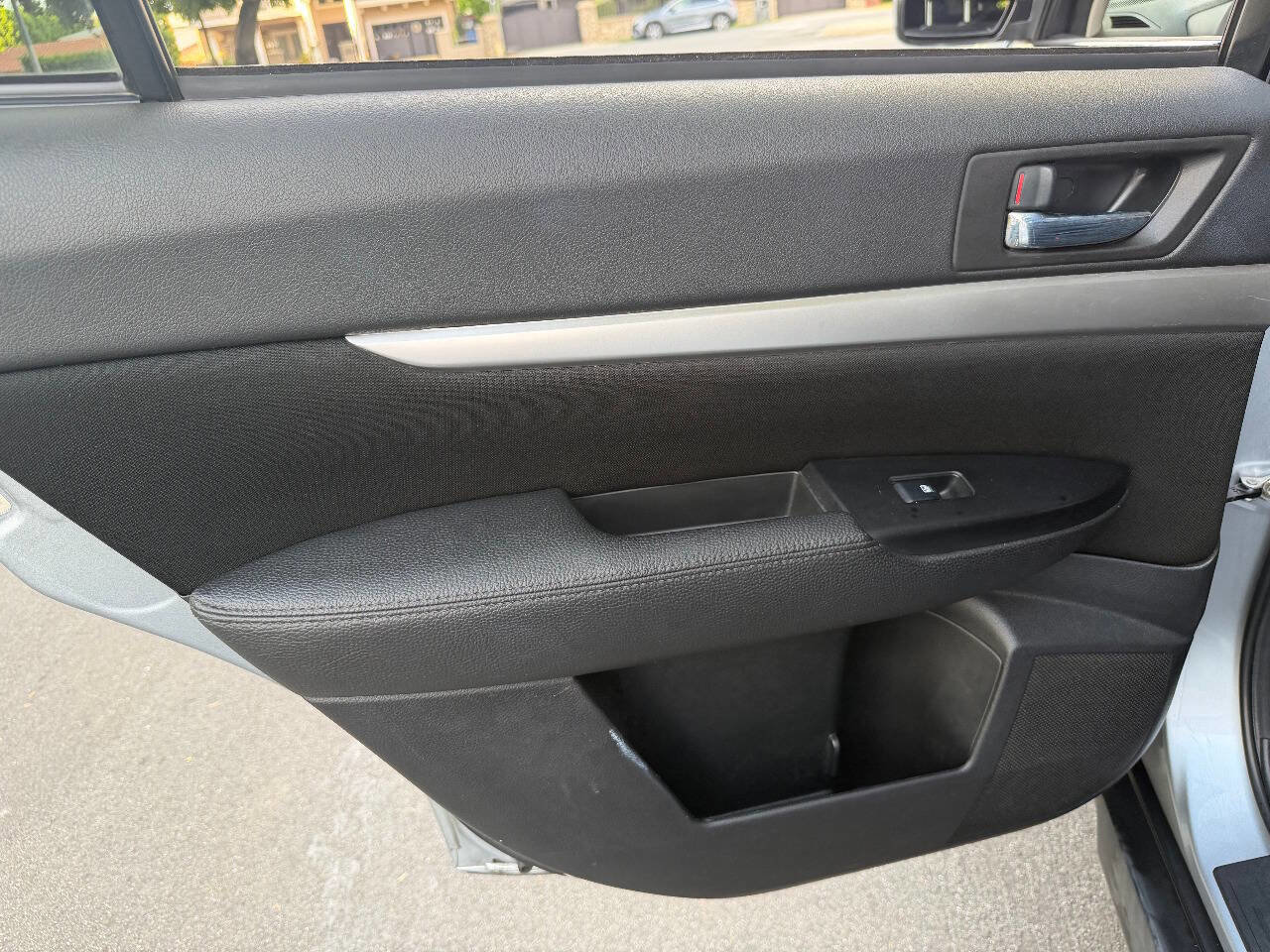 Used 2014 Subaru Outback 2.5i Premium image 16