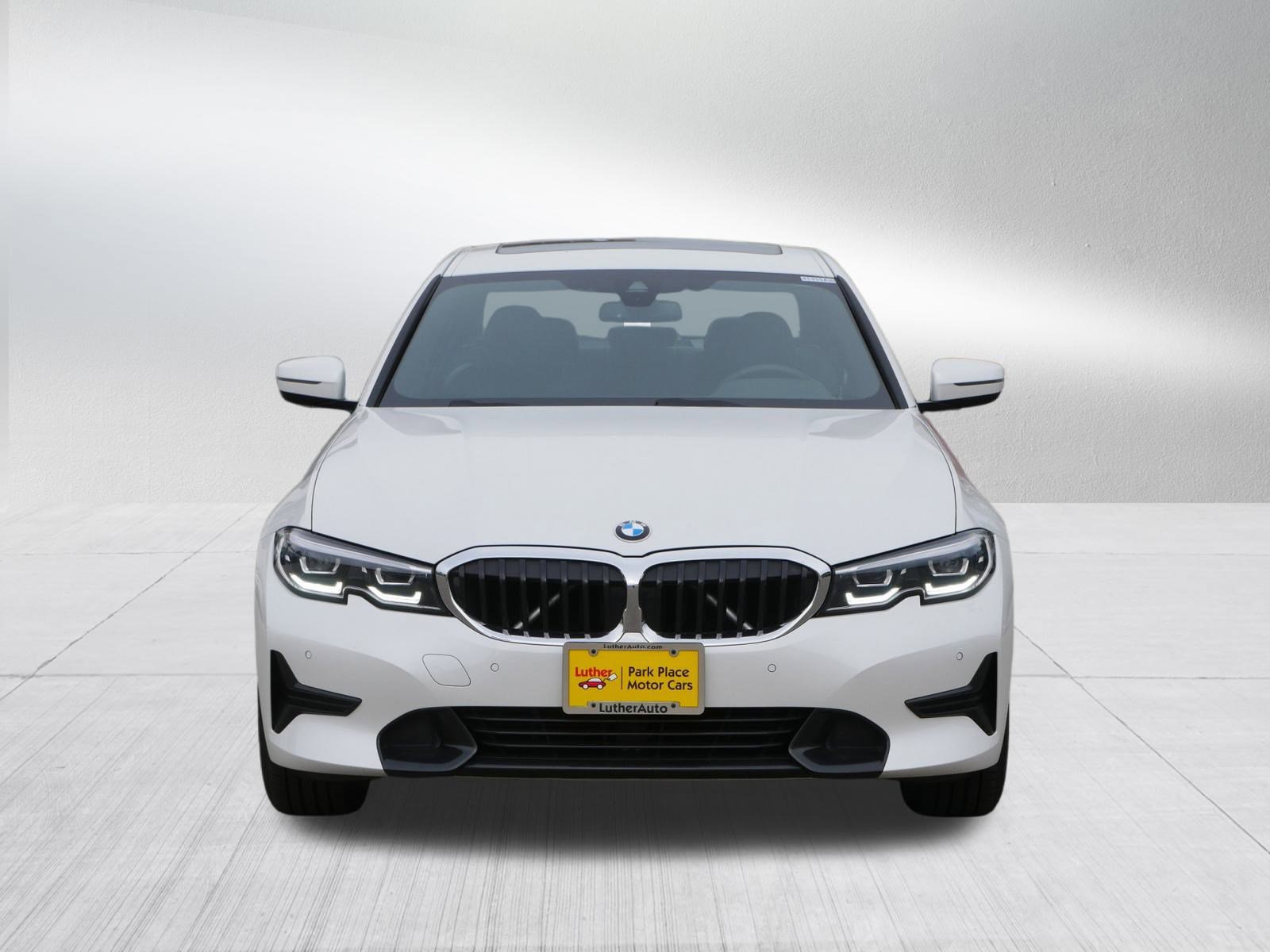 Used 2022 BMW 330i xDrive Sedan w/ Driving Assistance Package image 2