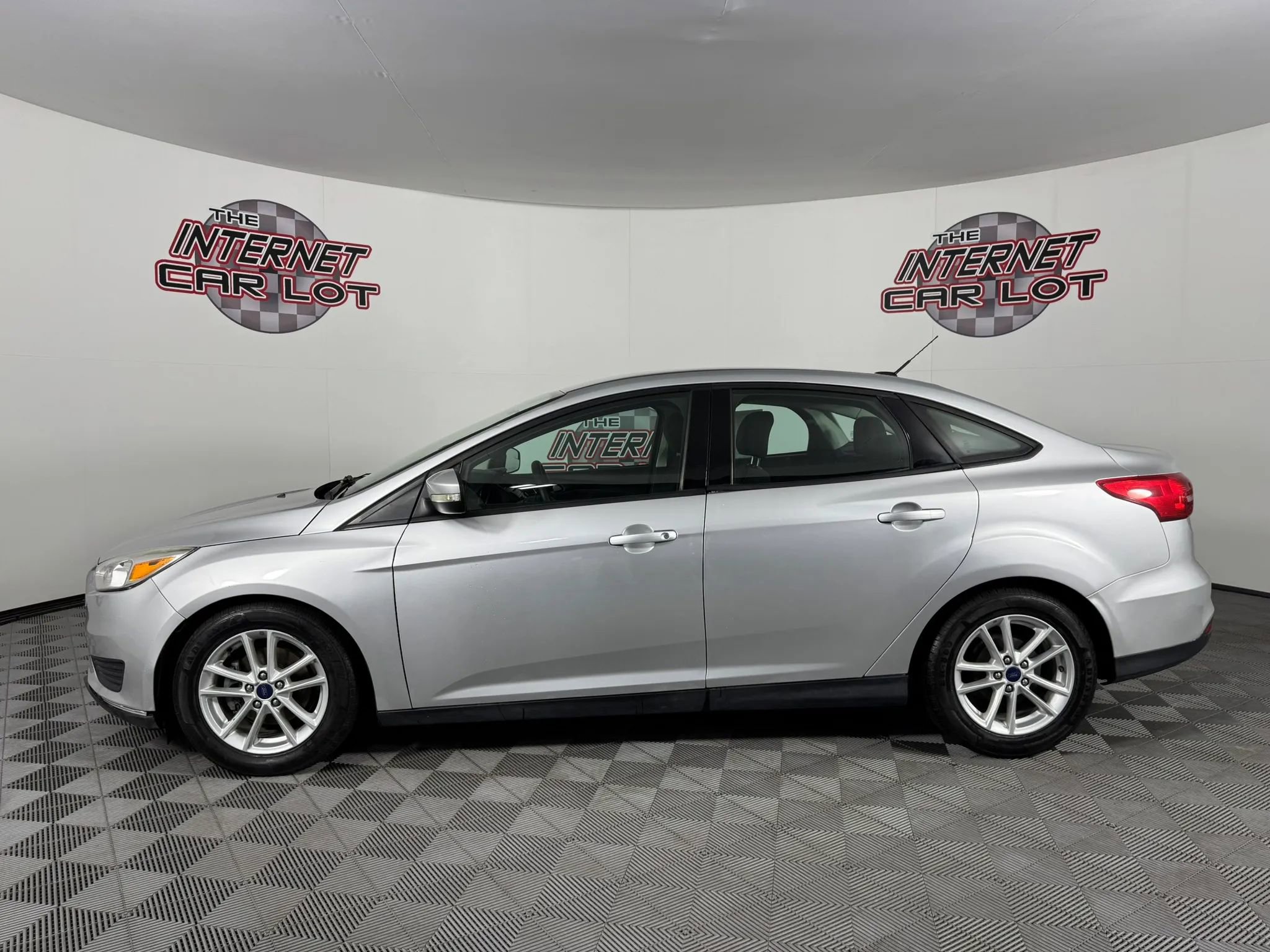 Used 2016 Ford Focus SE image 4