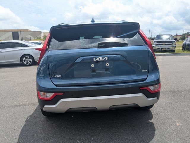 Used 2025 Kia Niro EX FWD image 4