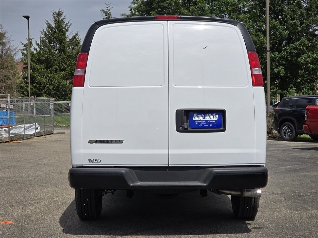 New 2025 Chevrolet Express 2500 w/ Communications Package RWD image 4