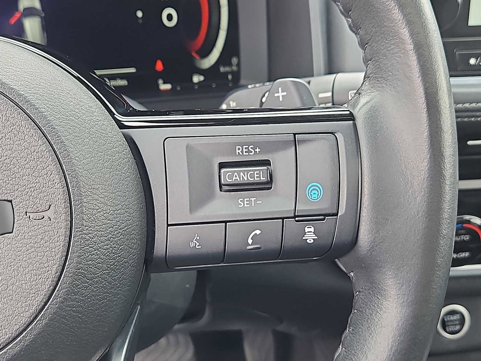 Used 2023 Nissan Rogue Platinum AWD/4WD image 27