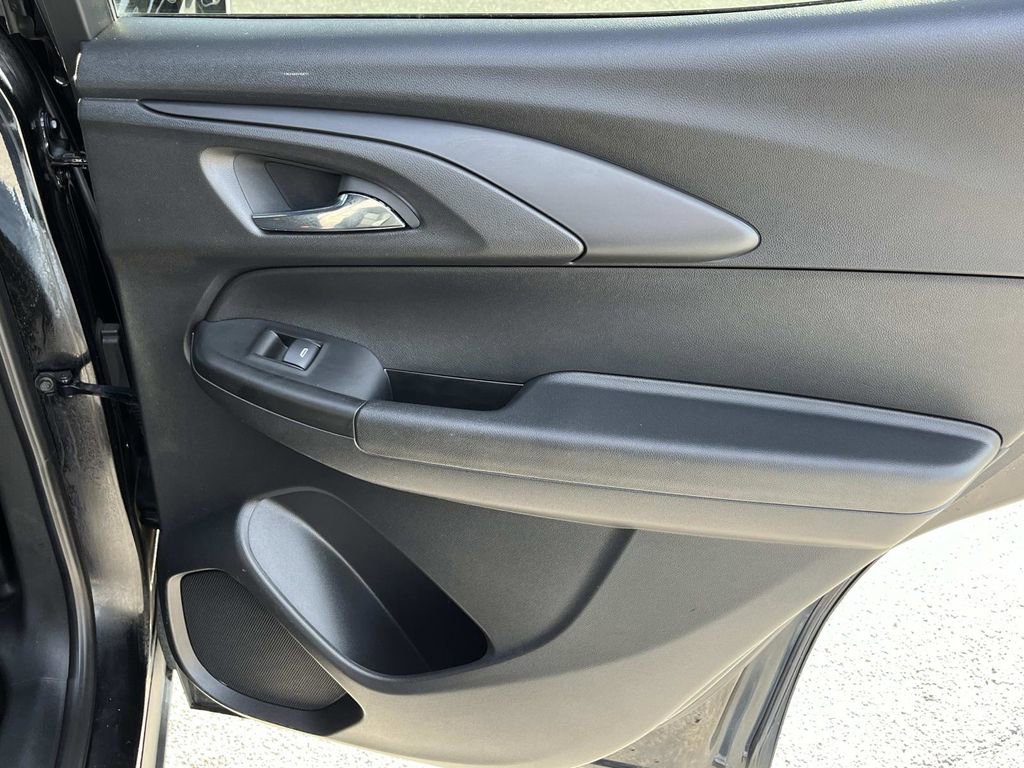 Used 2022 Chevrolet TrailBlazer RS w/ Sun and Liftgate Package image 19