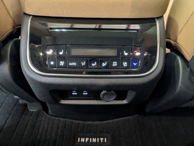 Used 2025 INFINITI QX80 Sensory image 12