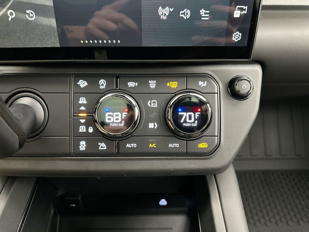 New 2026 Land Rover Defender 110 OCTA AWD/4WD image 23
