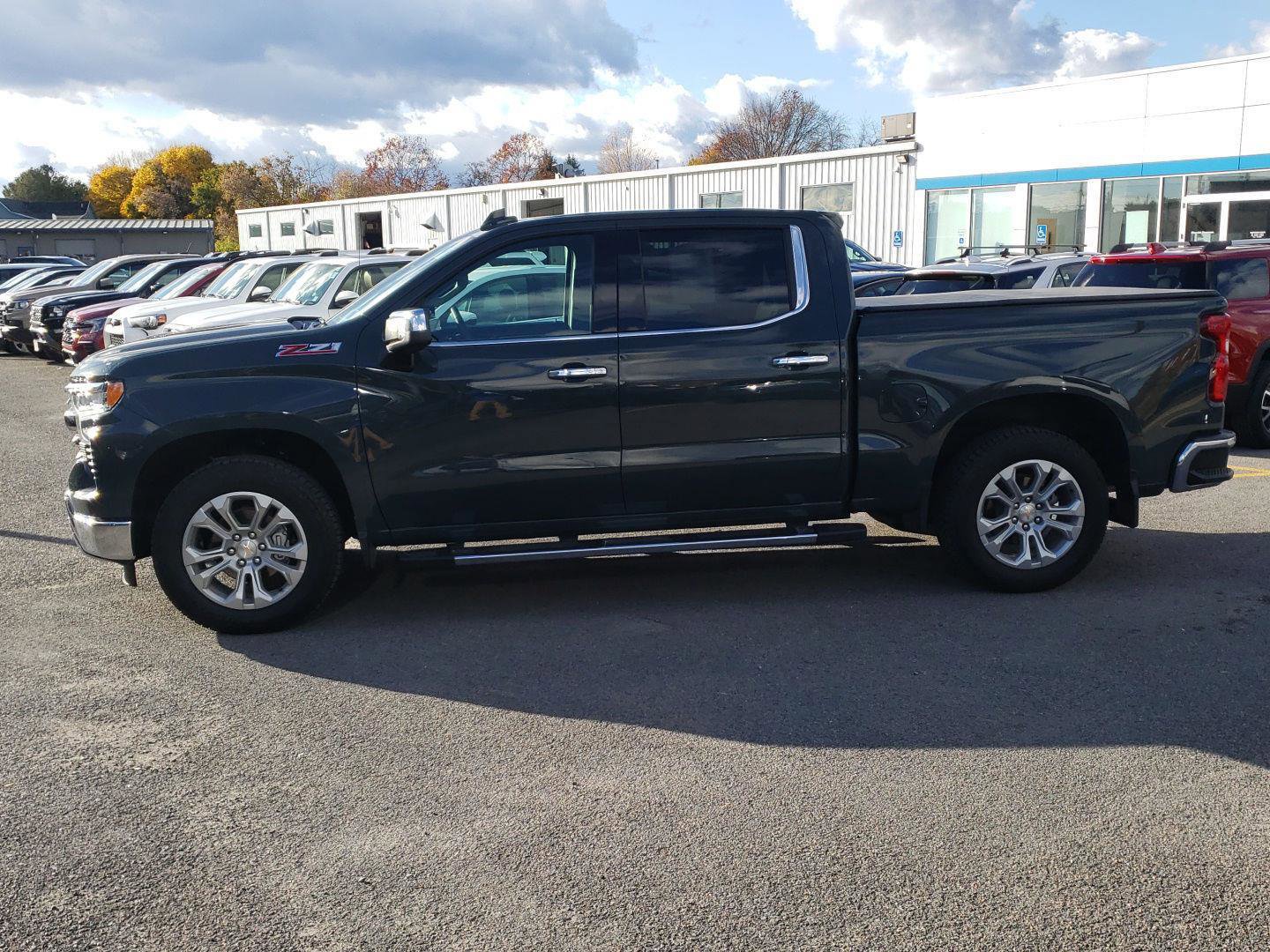 Certified 2025 Chevrolet Silverado 1500 LTZ w/ LTZ Convenience Package II image 4