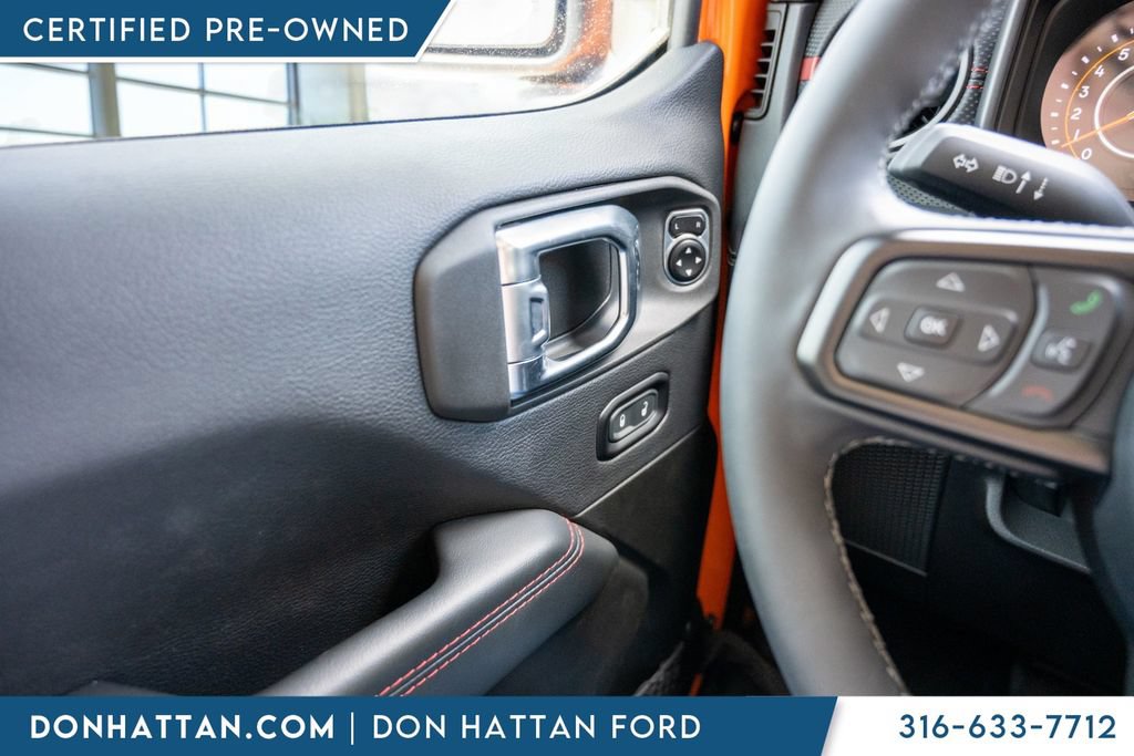 Used 2025 Jeep Wrangler Unlimited Rubicon w/ Convenience Group AWD/4WD image 19