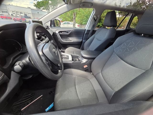 Used 2024 Toyota RAV4 XLE FWD image 9