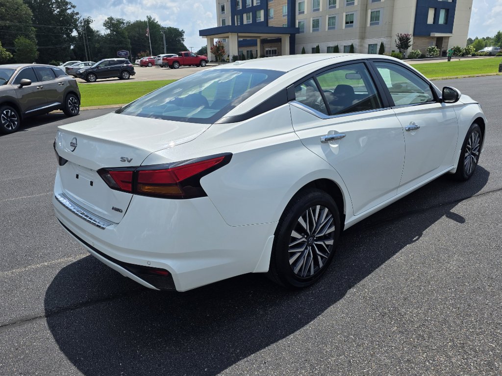 Used 2023 Nissan Altima 2.5 SV image 3