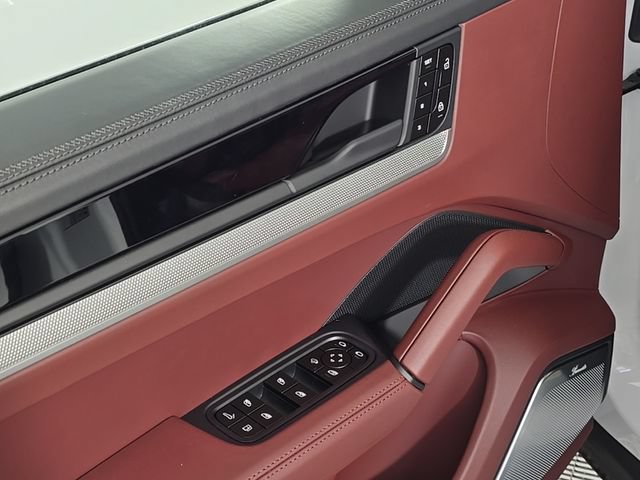 New 2025 Porsche Cayenne S AWD/4WD image 16