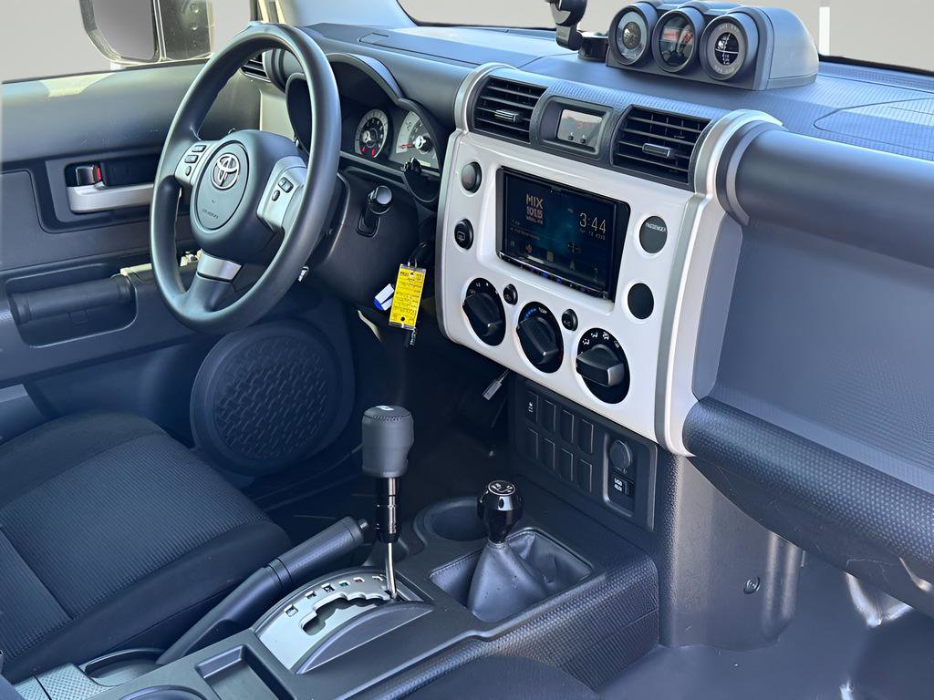 Used 2013 Toyota FJ Cruiser 4WD w/ Convenience Pkg image 6
