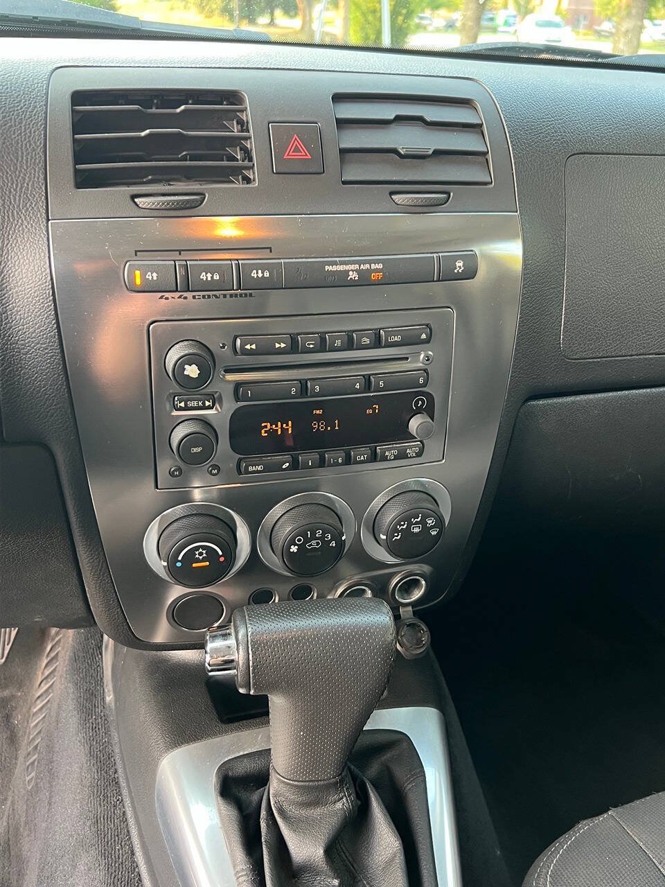 Used 2009 HUMMER H3T Alpha AWD/4WD image 15