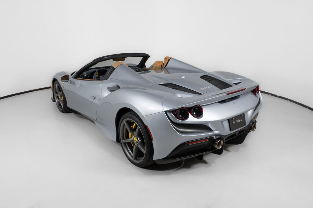 Used 2022 Ferrari F8 Tributo image 18