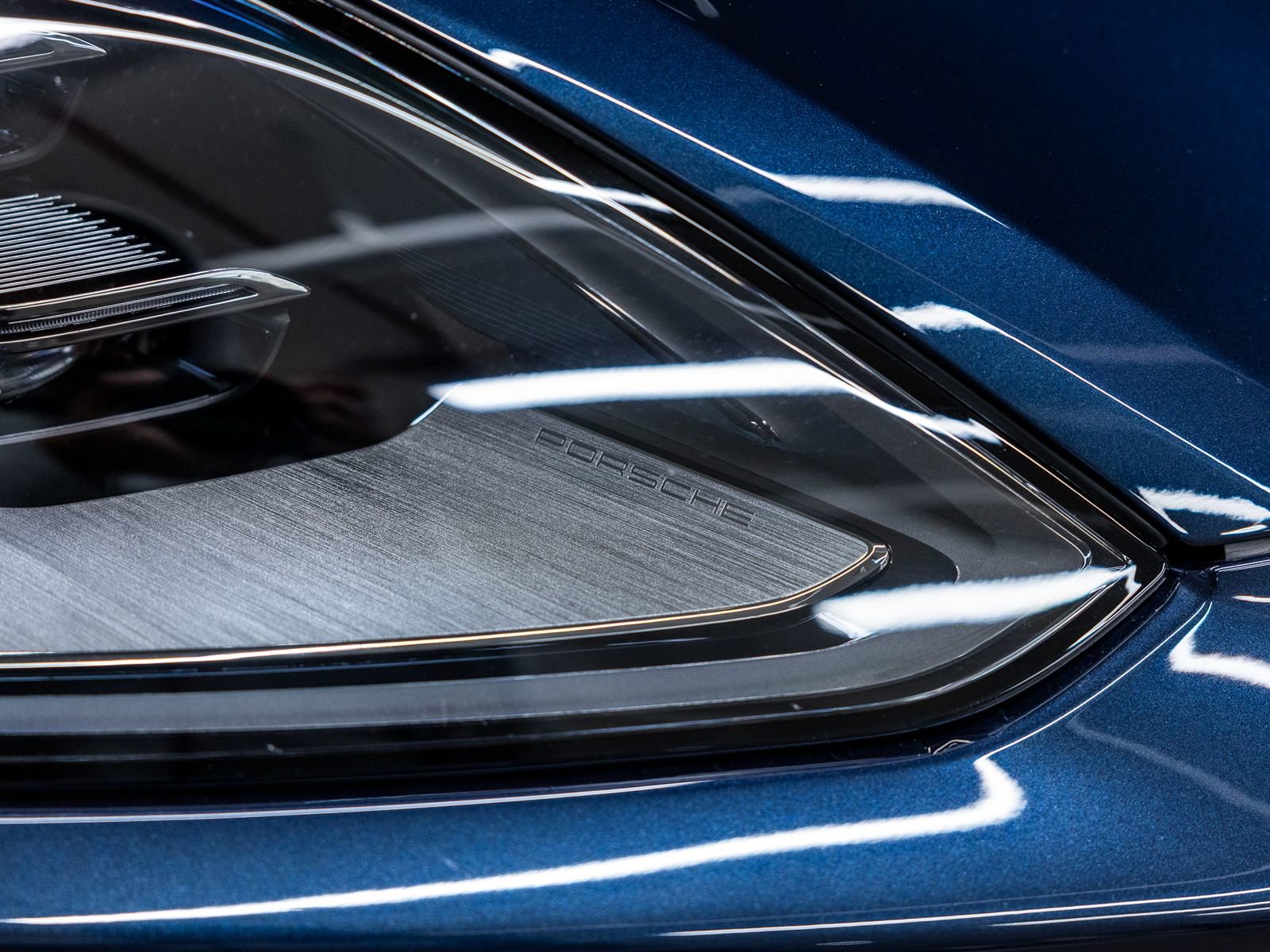 Certified 2025 Porsche Cayenne Coupe image 15