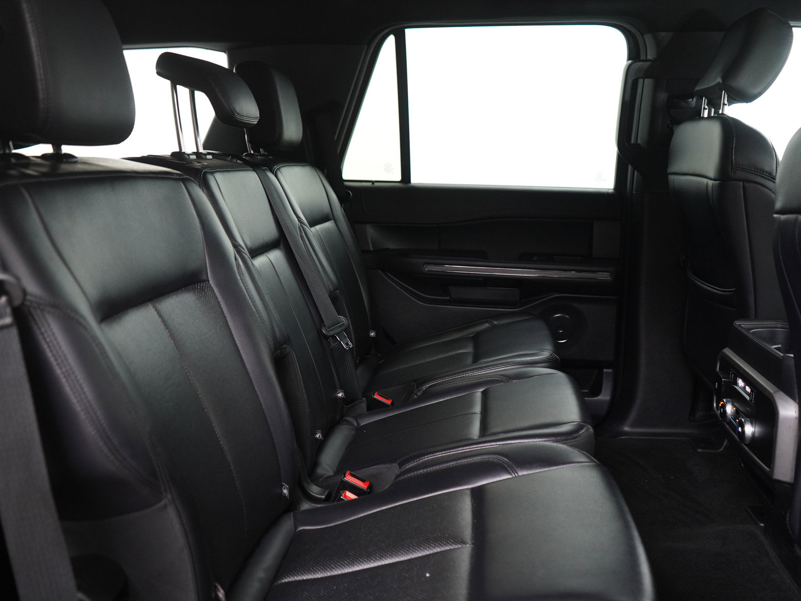 Used 2019 Ford Expedition XLT w/ Equipment Group 201A image 12