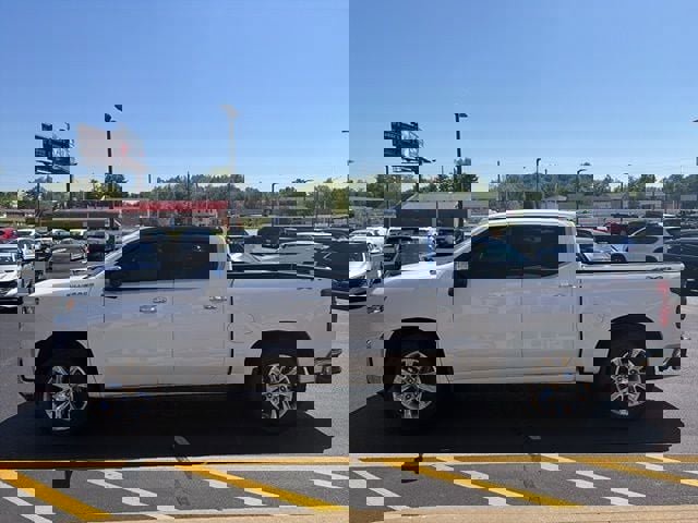 Used 2022 Chevrolet Silverado 1500 LTZ AWD/4WD image 3