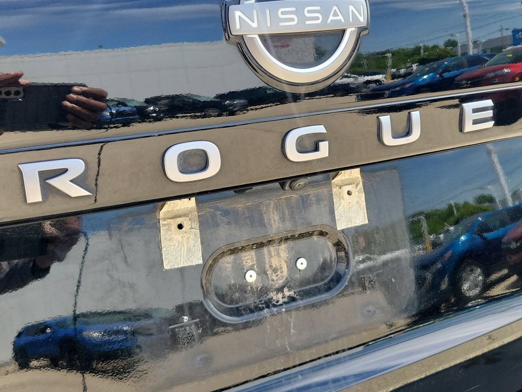 Used 2025 Nissan Rogue SV FWD image 7