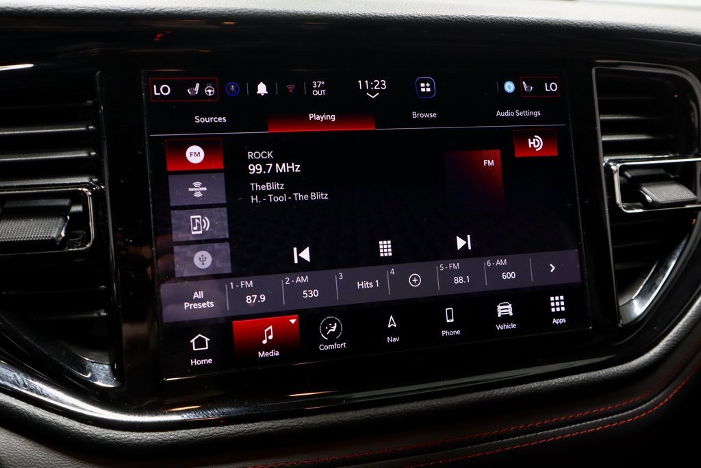 Used 2023 Dodge Durango GT image 3