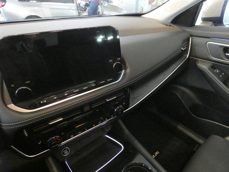 Used 2023 Nissan Rogue Platinum AWD/4WD image 11