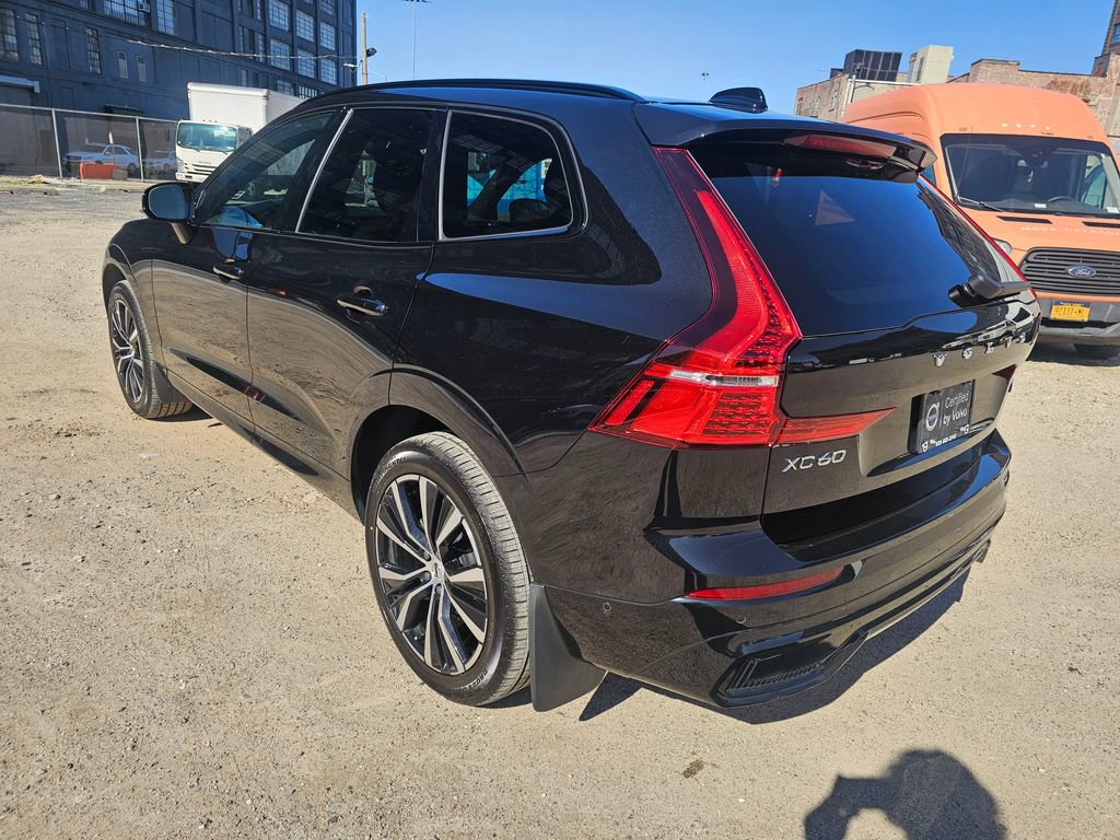 Certified 2024 Volvo XC60 B5 Plus image 2