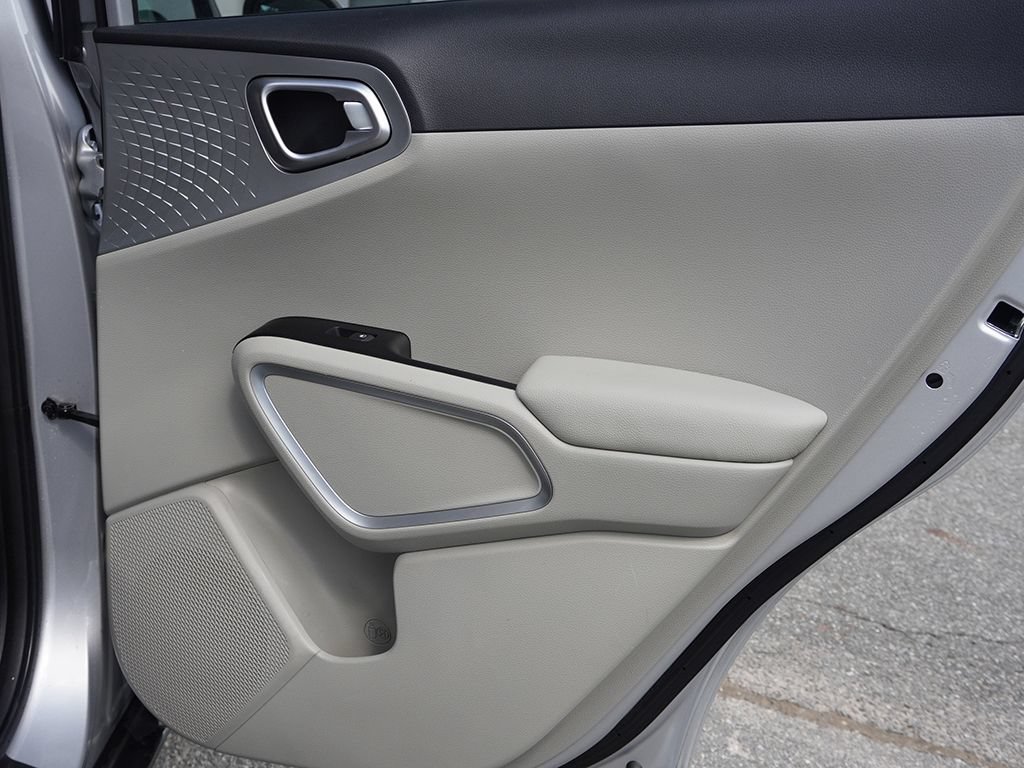 Used 2020 Kia Soul LX FWD image 21