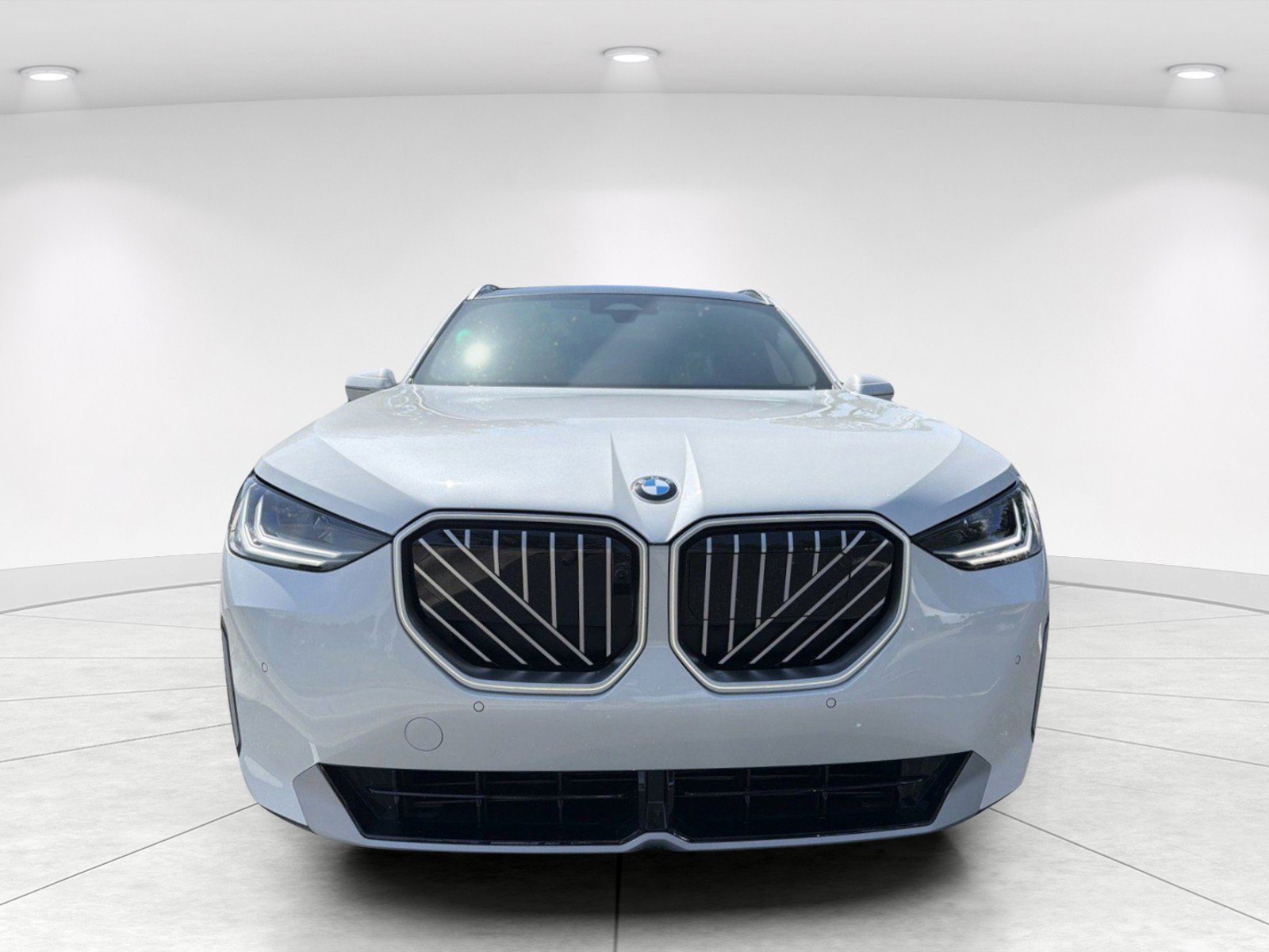 New 2026 BMW 330i Sedan w/ Convenience Package RWD image 2