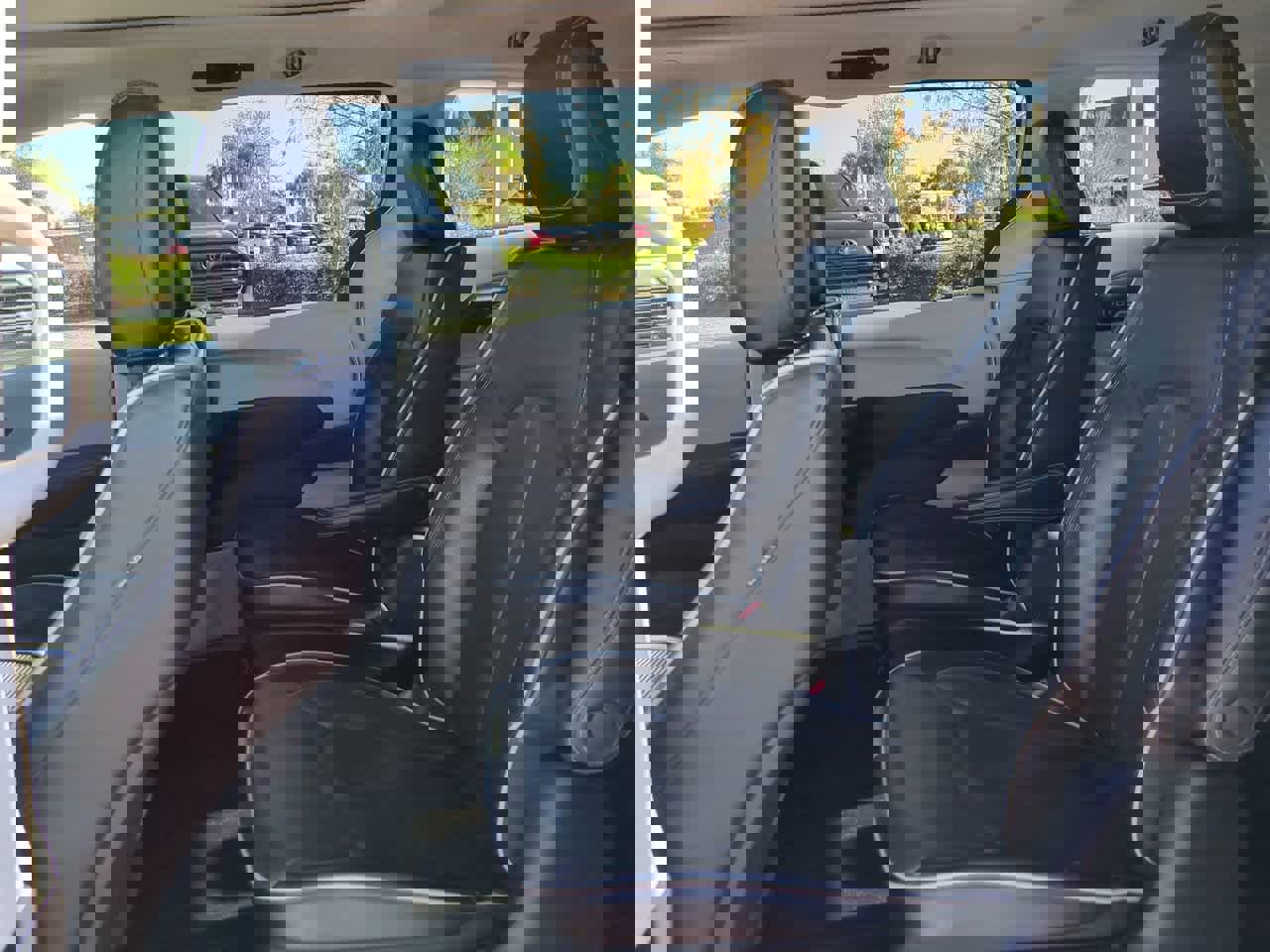 Used 2022 Chrysler Pacifica Limited image 14