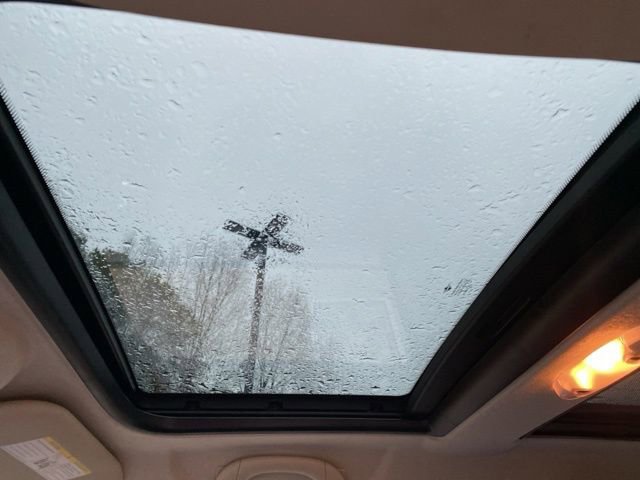 Used 2011 MINI Cooper Clubman Base image 16